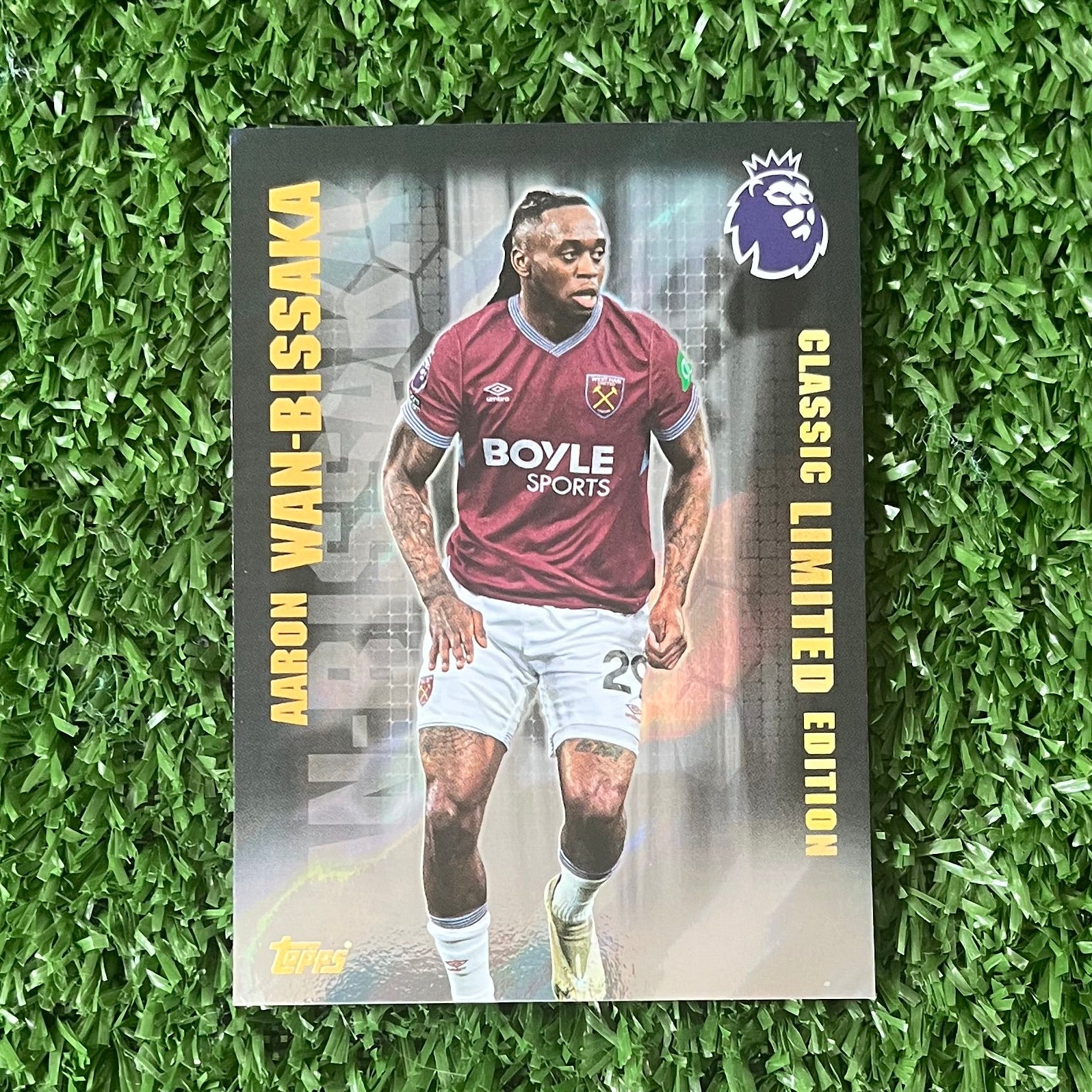 Topps Premier League 2026 Classic Limited Edition - LE17 | Wan-Bissaka - West Ham